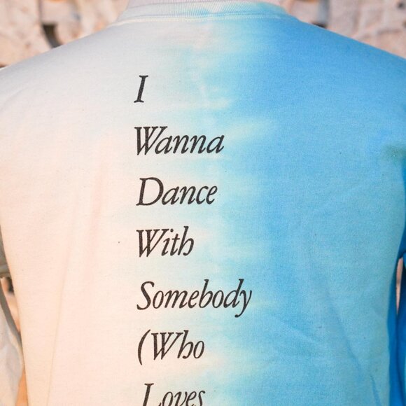 Whitney Houston Graphic Sweatshirt I Wanna Dance With Somebody Blue Gradient M - Picture 5 of 7